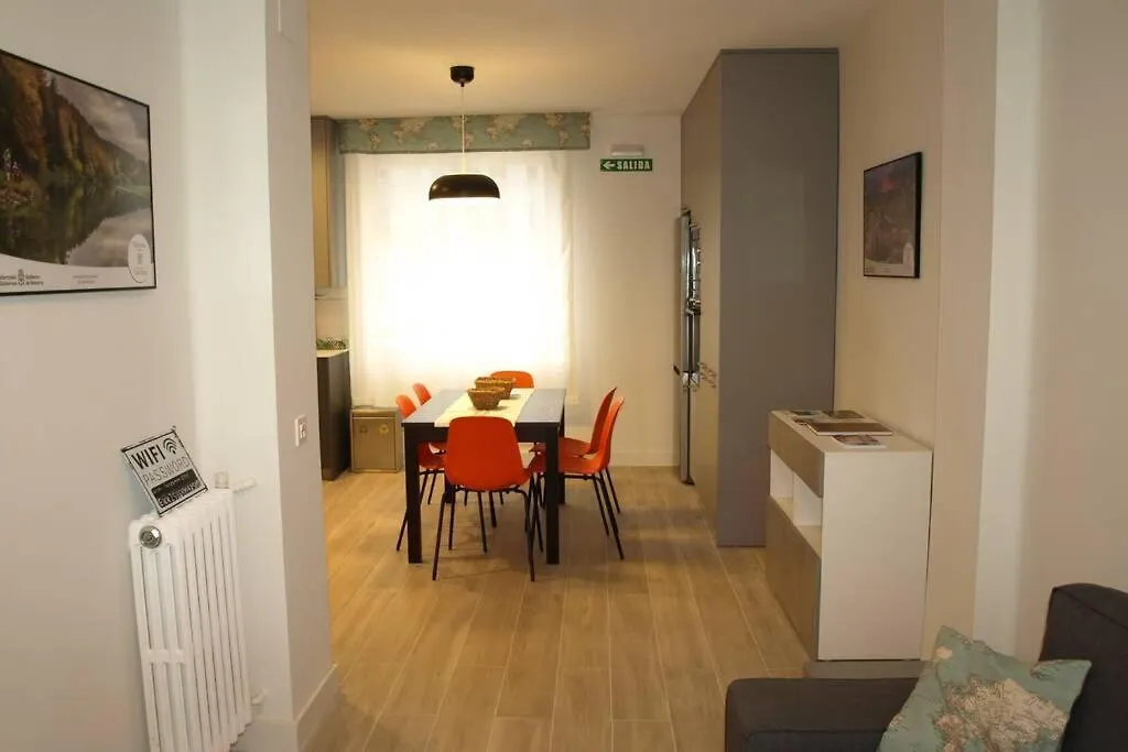 Acogedor, céntrico y amplio apartamento! Pamplona Inn 1 0*,  España
